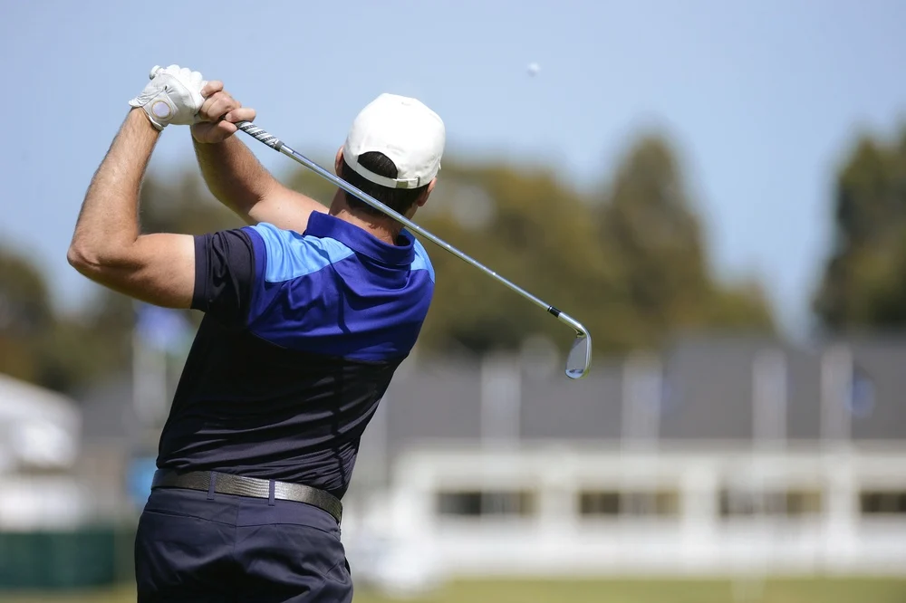 Preventing Common Golf Injuries: Tips for Hand, Knee, and Shoulder Health 