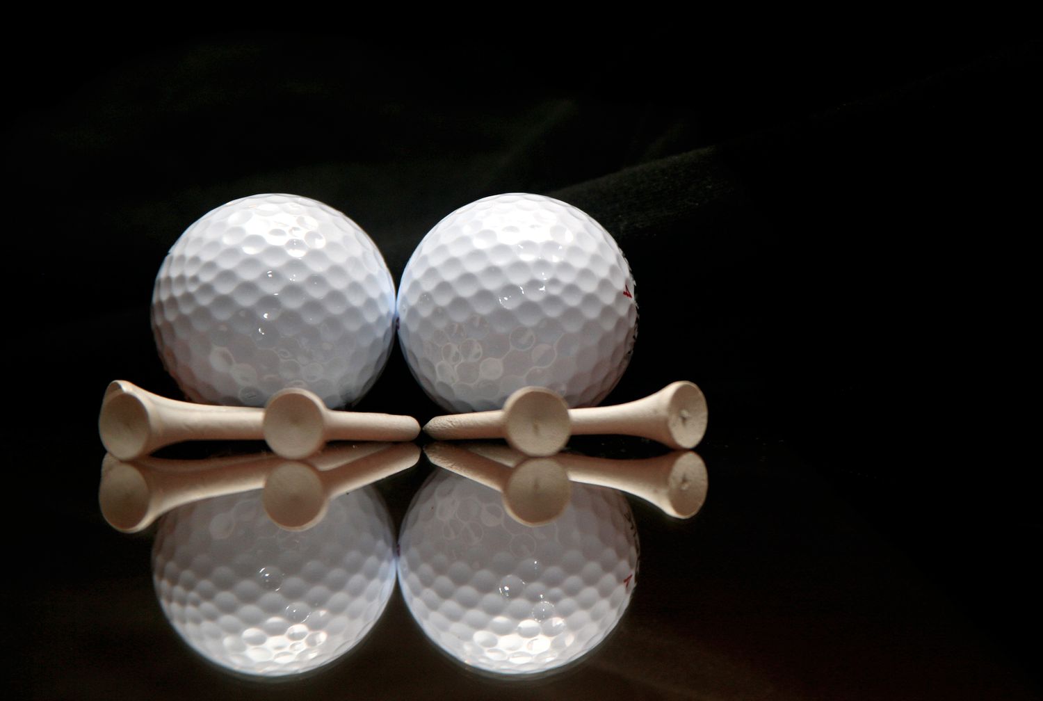 golf balls tees